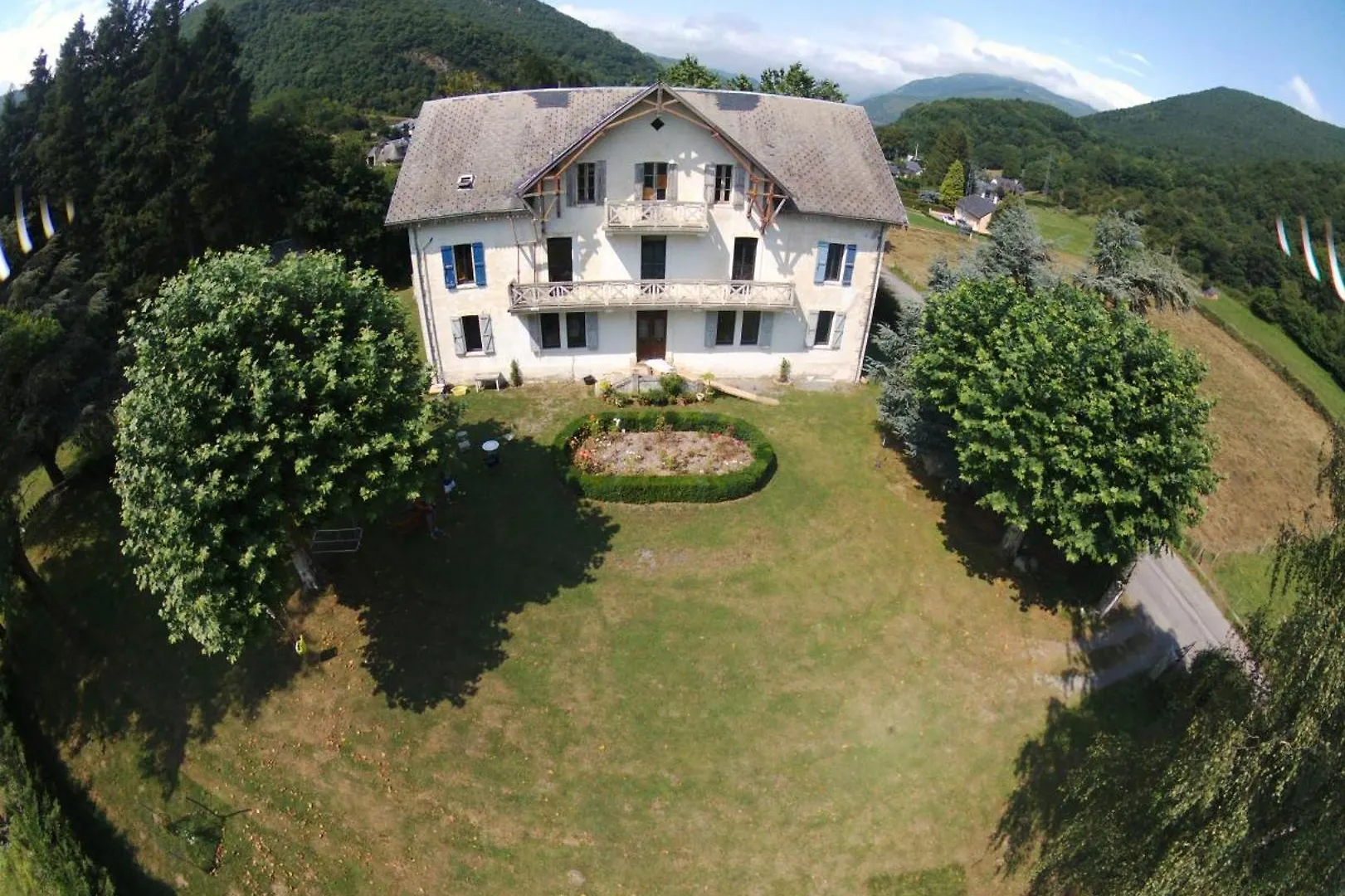 Chambre Platane Cadeac Guest house